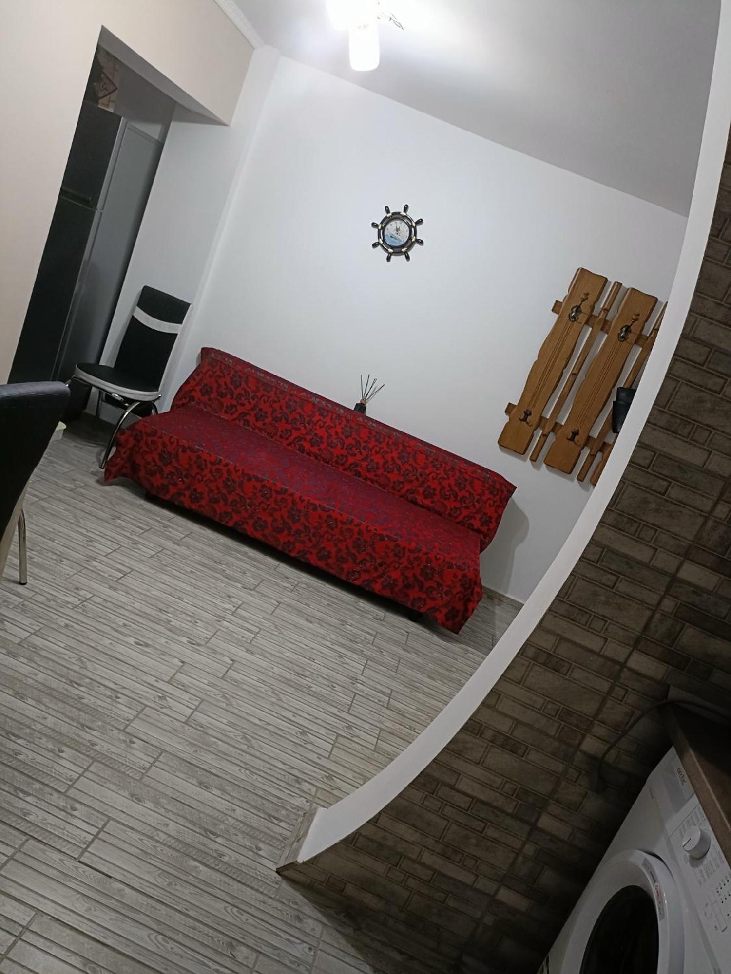 Apartament Manu Tg Neamt Търгу Нямц Екстериор снимка